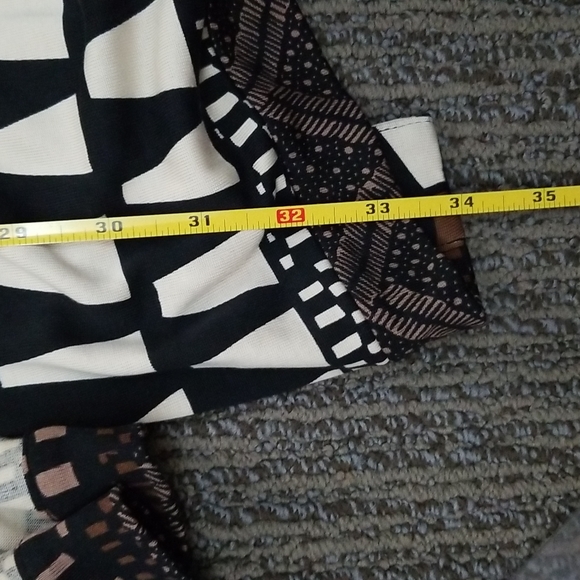 Diane Von Furstenberg Black and Cream Geometric Wrap Dress - Picture 14 of 14
